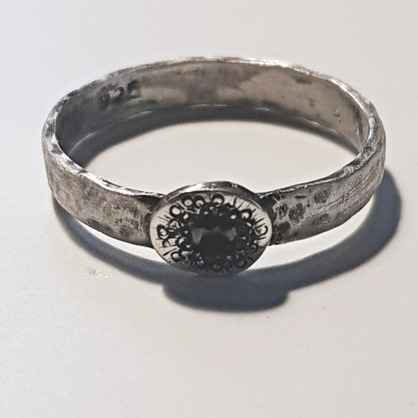 Δαχτυλίδι με μαύρο ζιργκον