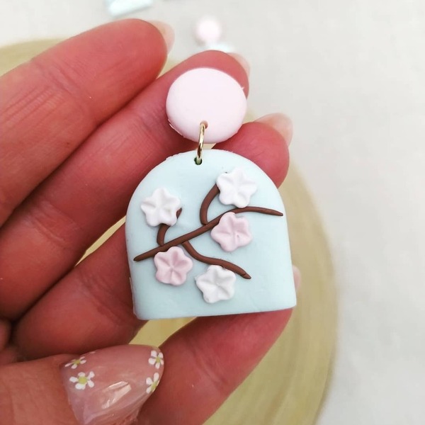 Παστέλ σκουλαρίκια με κερασιές sakura - πηλός, λουλούδι, ατσάλι, κρεμαστά - 2
