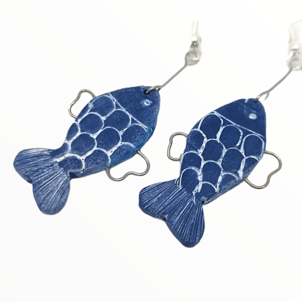 Σκουλαρίκια ψαράκια με μεταλλικά στοιχεία σχέδιο 1, Χειροποίητα κοσμήματα από πολυμερικό πηλό mimitopia - ψάρι, πηλός, κρεμαστά - 2