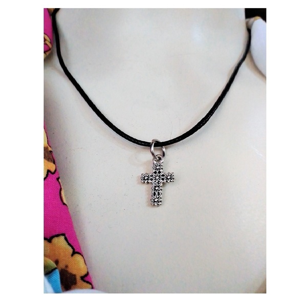 Γυναικείο μενταγιόν με σταυρό σε μαύρο snake cord. - σταυρός, κοντά, γιορτή της μητέρας - 3