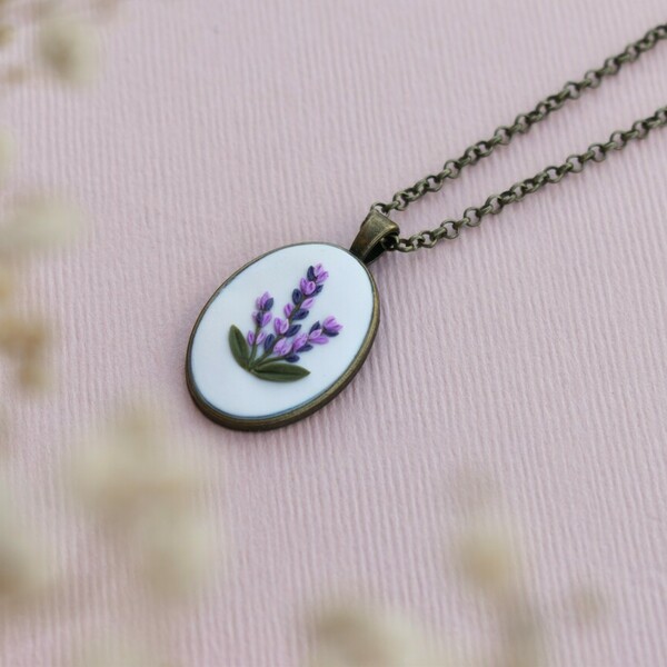 "Lavender dream"- Χειροποίητο μεταγιόν από πηλό με λουλούδια (πηλός, μπρούτζος) (40εκ.+5εκ επέκταση) - πηλός, κοντά, λουλούδι, μπρούντζος, μενταγιόν - 2