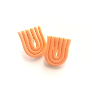 Γεωμετρικά σκουλαρίκια φτιαγμένα από πηλό σε χρώμα peach - πηλός