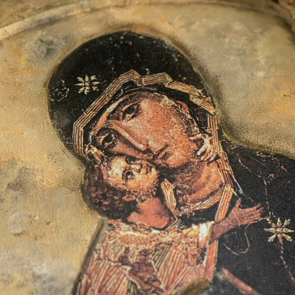 Ξύλινη εικόνα της Παναγίας με το Χριστό. Διαστάσεις 30Χ25 εκ Decoupage, ακρυλικά χρώματα και παλαίωση - πίνακες & κάδρα - 2