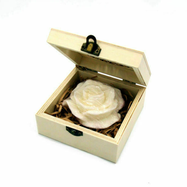 Ξύλινο τετράγωνο κουτί δέντρο της ζωής με σαπούνι τριαντάφυλλο λευκό - χεριού