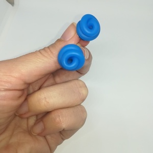 Μικρά σκουλαρίκια κόμποι φτιαγμένα από πηλό σε χρώμα ανοιχτό μπλε - πηλός, καρφωτά, μικρά - 3