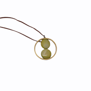 Μενταγιόν από ορείχαλκο με κιτρινοπράσινες χάντρες, διάμετρος 2,5εκ. / necklace - κερωμένα κορδόνια, γυναικεία, ορείχαλκος, γεωμετρικά σχέδια, μενταγιόν