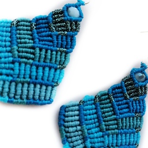Μακραμέ κρεμαστά πολυγωνικά πολύχρωμα bohemian σκουλαρίκια σε αποχρώσεις του μπλε- μήκος 5,5cm - μακραμέ, boho, κρεμαστά, μεγάλα, γάντζος - 3