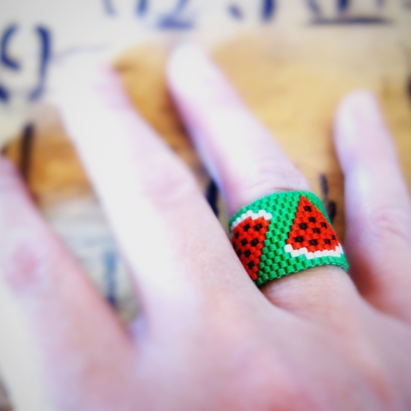 Καλοκαιρινό φαρδύ δαχτυλίδι καρπούζι κεντημένο με γνήσιες χάντρες Miyuki Delica - χάντρες, καρπούζι, σταθερά - 2
