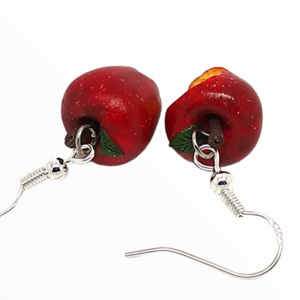 Σκουλαρίκια Kόκκινα μήλα το ένα δαγκομένο (Αpple earrings) ,χειροποίητα κοσμήματα φρούτων και απομίμησης φαγητού από πολυμερικό πηλό Mimitopia - πηλός, χειροποίητα, γάντζος, φρούτα, φαγητό - 3