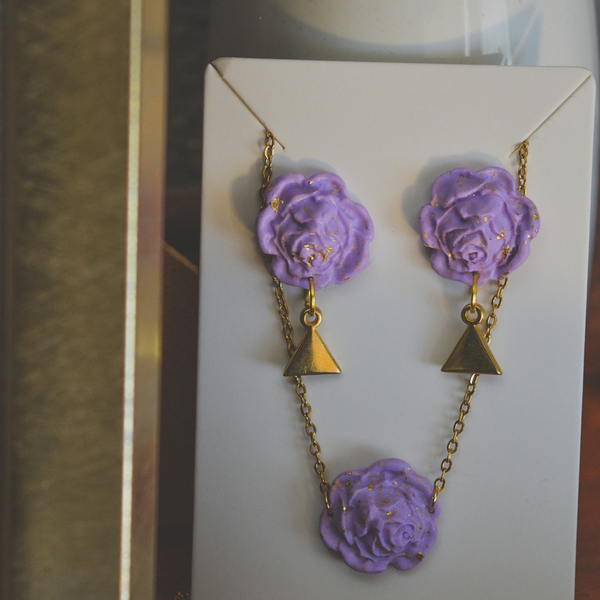 ''Lilac Roses'' σετ καρφωτά σκουλαρίκια και κολιέ με ατσάλινη αλυσίδα. - πηλός, ατσάλι, faux bijoux, σετ κοσμημάτων - 2