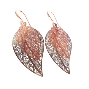 Σκουλαρίκια "Filigree Leaf" διπλό φυλλαράκι ασημί - ροζ χρυσό 65mm - ορείχαλκος, επάργυρα, κρεμαστά