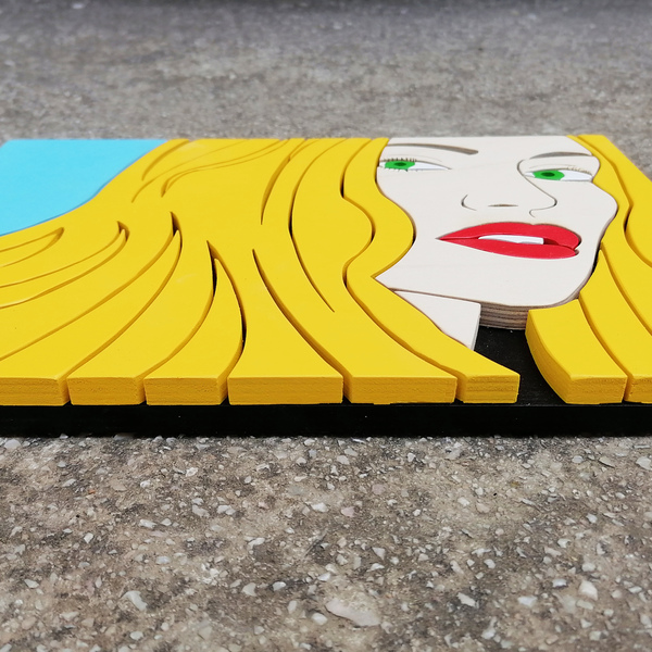 Χειροποίητο ξύλινο 3D pop art girl με ξανθά μαλλιά και πράσινα μάτια - πίνακες & κάδρα - 2