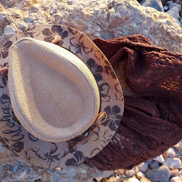 Custom / Handpainted καπέλο Hibiscus - γυναικεία, απαραίτητα καλοκαιρινά αξεσουάρ, δώρα για γυναίκες, ψάθινα - 2