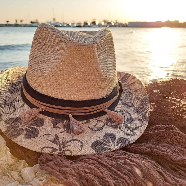 Custom / Handpainted καπέλο Hibiscus - γυναικεία, απαραίτητα καλοκαιρινά αξεσουάρ, δώρα για γυναίκες, ψάθινα - 3