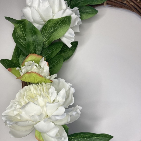 Χειροποιητο Διακοσμητικο Καφε Στεφανι Με Ασπρα Λουλουδια διαμ.30cm - διακοσμητικό, στεφάνια - 3