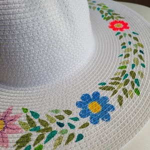 Καπέλο λευκό ζωγραφισμένο στο χέρι. - ζωγραφισμένα στο χέρι, λουλούδια, ψάθινα - 4