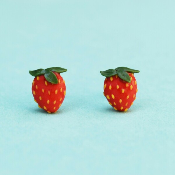 Strawberry Stud Earrings | Χειροποίητα μικρά καρφωτά σκουλαρίκια φράουλες (πηλός, ατσάλι) - πηλός, καρφωτά, μικρά, ατσάλι, καρφάκι - 4