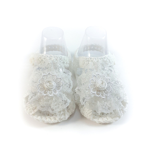 Πλεκτά λευκά καλοκαιρινά σανδάλια για κορίτσια/ παπούτσια για μωρά με λουλούδια/ 0-12/ Crochet white summer sandals for girls - κορίτσι, δώρο για νεογέννητο, βρεφικά ρούχα