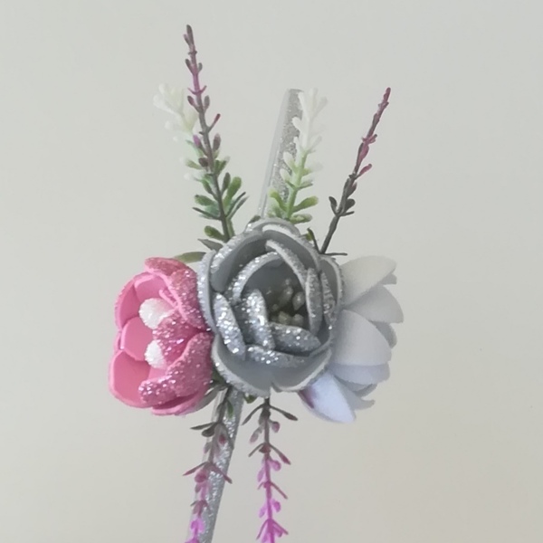 Στέκα παιδική με λουλούδια από αφρώδες φύλλο σε γλίτερ ροζ, ασημί και άσπρο - κορίτσι, αξεσουάρ μαλλιών - 2