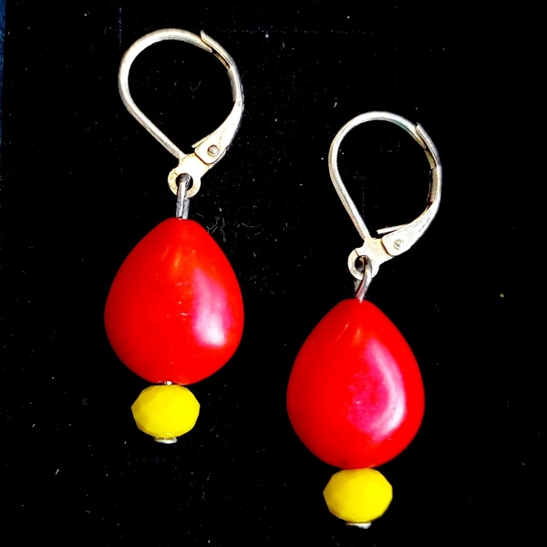 Σκουλαρίκια μικρά με κόκκινη ακρυλική χάντρα δάκρυ και κίτρινο κρύσταλλο - δάκρυ, κρίκοι, πέτρες, μικρά, φθηνά - 3