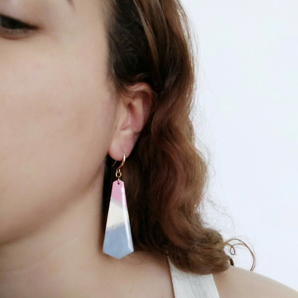 "Elen" Handpainted wooden earrings ~ pink-grey - ξύλο, ζωγραφισμένα στο χέρι, δώρο, κρεμαστά - 3