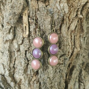 Κρεμαστά σκουλαρίκια με πέτρες ροζ - μικρά, κρεμαστά, φθηνά - 3