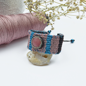 ATHINA MAILI - Φαρδύ υφαντό βραχιόλι με ροζ αχάτη κεντημένο στο χέρι με ημιπολύτιμες πέτρες - δέρμα, ημιπολύτιμες πέτρες, υφαντά, boho, χεριού, αυξομειούμενα, φαρδιά - 3