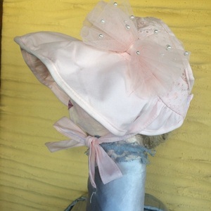 Παιδικό ροζ μπροντερί καπελάκι στολισμένο με τούλινο φιόγκο και πέρλες - ύφασμα, φιόγκος, δαντέλα, καπέλα - 4