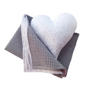 Baby Gift Box Βρεφική Πικέ Κουβέρτα διπλής όψεως Γκρι με Αστεράκια 1 x 0.70 εκ Oeko-Tex 1 σετ των δύο με μαξιλάρι καρδιά με αστεράκια The Pink Feather - καρδιά, κορίτσι, σετ δώρου, μαξιλάρια, κουβέρτες
