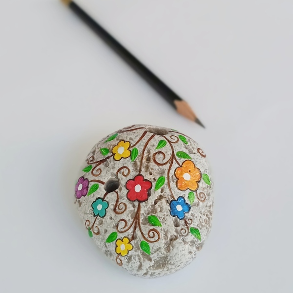 Βότσαλο ζωγραφισμένο με λουλούδια. Πρες παπιε, μολυβοθήκη. - ζωγραφισμένα στο χέρι, διακοσμητικές πέτρες, βότσαλα - 3