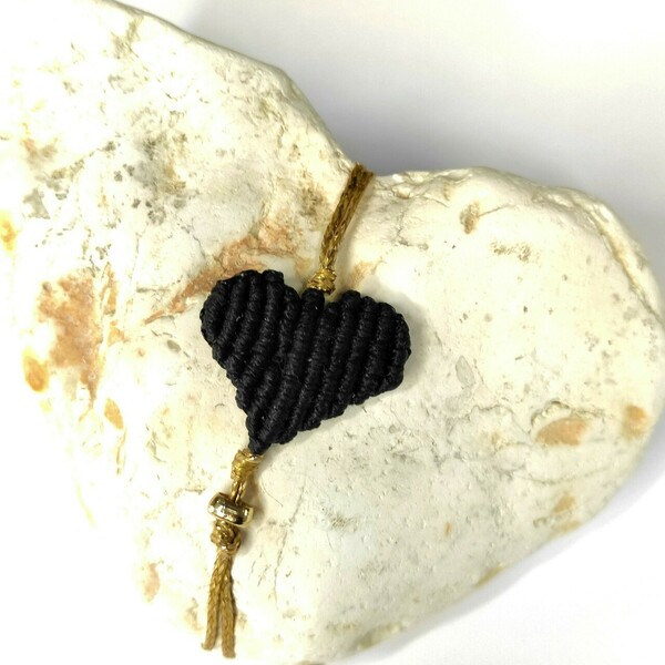 Βραχιόλι μακραμέ καρδιά σε μαύρο χρώμα - καρδιά, μακραμέ, χεριού, αυξομειούμενα - 3
