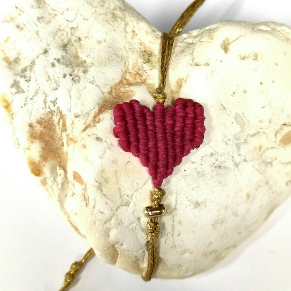 Βραχιόλι μακραμέ καρδιά σε φούξια χρώμα - καρδιά, μακραμέ, χεριού, αυξομειούμενα - 3