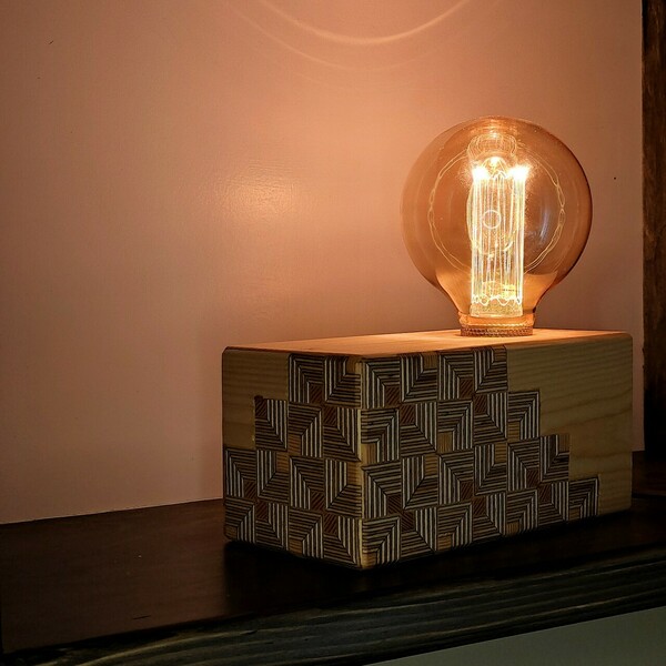 Ξύλινο χειροποίητο διακοσμητικό επιτραπέζιο φωτιστικό με μοτίβο - ξύλο, πορτατίφ - 2