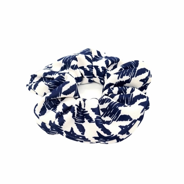 The blue&white scrunchie - μαλλί, λαστιχάκια μαλλιών