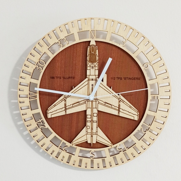 Ξύλινο ρολόι τοίχου - "Vought A-7 Corsair II" - ιδανικό δώρο για πιλότους - τοίχου