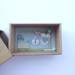 Ευχετήρια Κάρτα in a ΒΟΧ Welcome Baby Girl 7,6 x 12,3 x 4,9 εκ σπιρτόκουτο χαρτί Είδη Δώρων Ευχετήριες Κάρτες Γέννησης 3D - βρεφικά, δώρο για νεογέννητο, γέννηση, δώρα για μωρά - 3