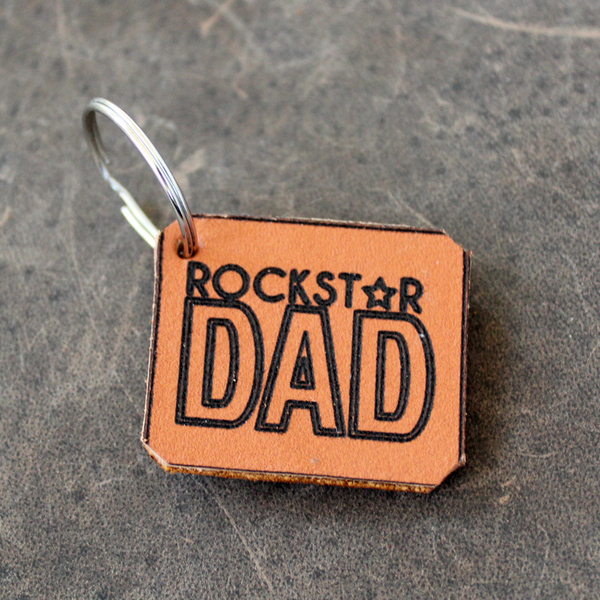 Δερμάτινο Μπρελόκ χειροποίητο με Αφιέρωση RockStar Dad χάραξη λέιζερ - δέρμα, δώρα για τον μπαμπά, ανδρικά μπρελόκ, αυτοκινήτου, σπιτιού - 2