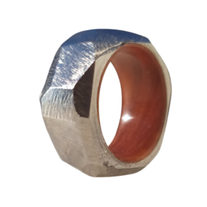 Χειροποίητο ατσάλινο πολυεδρικό Δαχτυλίδι με ξύλο - μεγάλα, σταθερά, ατσάλι