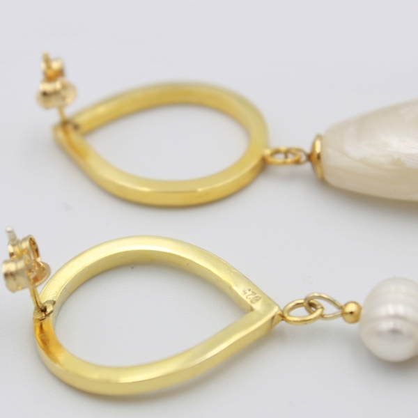 Σκουλαρίκια με μαργαριτάρια ,σχέδιο Margot Earrings ( ασήμι 925 επιχρυσωμένο, μαργαριτάρια γλυκού νερού, υγρό γυαλί) - ασήμι, επιχρυσωμένα, νυφικά, μεγάλα - 4