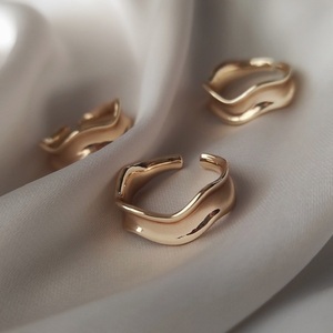 Goldie χρυσό ορειχάλκινο δαχτυλίδι - αυξομειούμενα, επιχρυσωμένα, ορείχαλκος, μεγάλα
