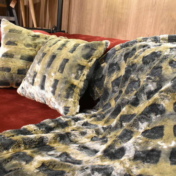 “Lenia” σετ Κουβέρτα ριχτάρι καναπέ και 2 διακοσμητικά Καλύμματα μαξιλαριών - χειροποίητα, κουβέρτες