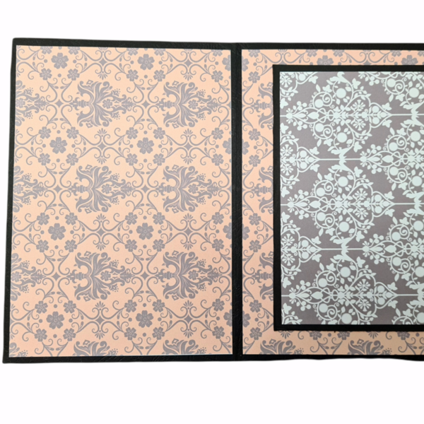 Χειροποίητο χάρτινο άλμπουμ διαστάσεων 21 cm x 15cm κατασκευασμένο σε μαύρη βάση με γκρι και ροζ μοτίβα - χειροποίητα, άλμπουμ, για φωτογραφίες - 2