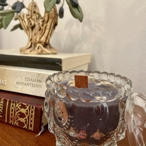 Αρωματικό κερι σε γυάλινο δοχείο με αποξηραμένα λουλούδια και ξύλινο φυτίλι - customized, χειροποίητα, αρωματικό, κεριά - 3