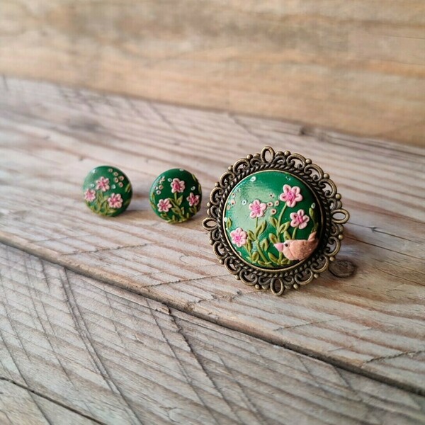 Δαχτυλίδι από πολυμερικό πηλό χειροποίητα σε πράσινο φόντο σχέδιο λουλούδια με πουλακι - ορείχαλκος, πηλός, λουλούδι, αυξομειούμενα - 4