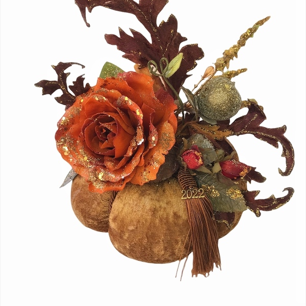 Κολοκύθα γούρι με πορτοκαλή τριαντάφυλλο 2023 - βελούδο, χριστουγεννιάτικο, κολοκύθα, γούρια