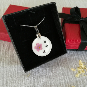 Μενταγιόν λευκό ρομαντικό με αληθινό ροζ λουλούδι από υγρό γυαλί, μήκος 45εκ - γυαλί, χειροποίητα, κοντά, δώρα για γυναίκες, φθηνά, μενταγιόν - 2