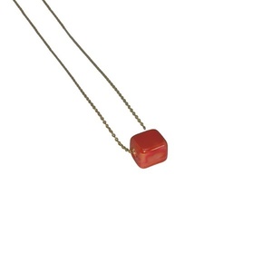 Κολιέ κοντό με ασημένια 925 αλυσίδα επίχρυση με κόκκινη τετράγωνη κεραμική χάντρα - charms, επιχρυσωμένα, ασήμι 925, κοντά, boho