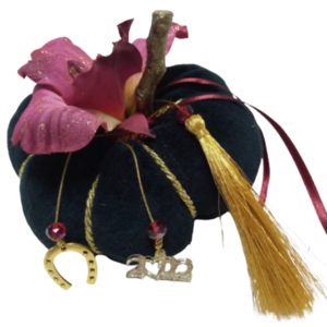 Χειροποίητη βελούδινη κολοκύθα - Γούρι σε μαύρο χρώμα (11 χ 8 εκ.) - γούρια, κολοκύθα, βελούδο, χριστουγεννιάτικα δώρα, χειροποίητα