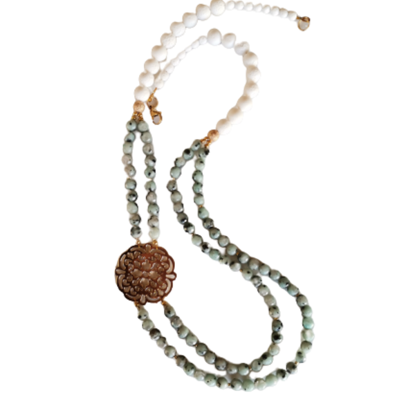 Δίσειρο κολιέ με ίασπι kiwi και λευκό κοράλι - ημιπολύτιμες πέτρες, ορείχαλκος, κοντά, ατσάλι