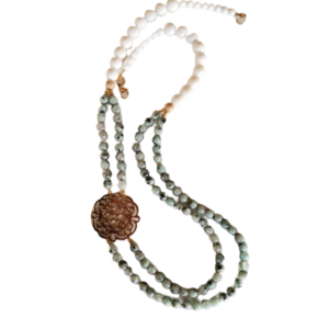 Δίσειρο κολιέ με ίασπι kiwi και λευκό κοράλι - ημιπολύτιμες πέτρες, ορείχαλκος, κοντά, ατσάλι